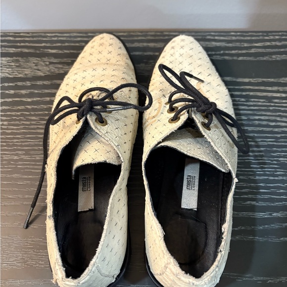 Miista Stylish Cream Lace-Up Women’s Shoes with box - Picture 4 of 5